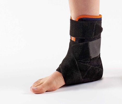 Figura respirável 8 OEM da cinta de tornozelo disponível com inserção plástica